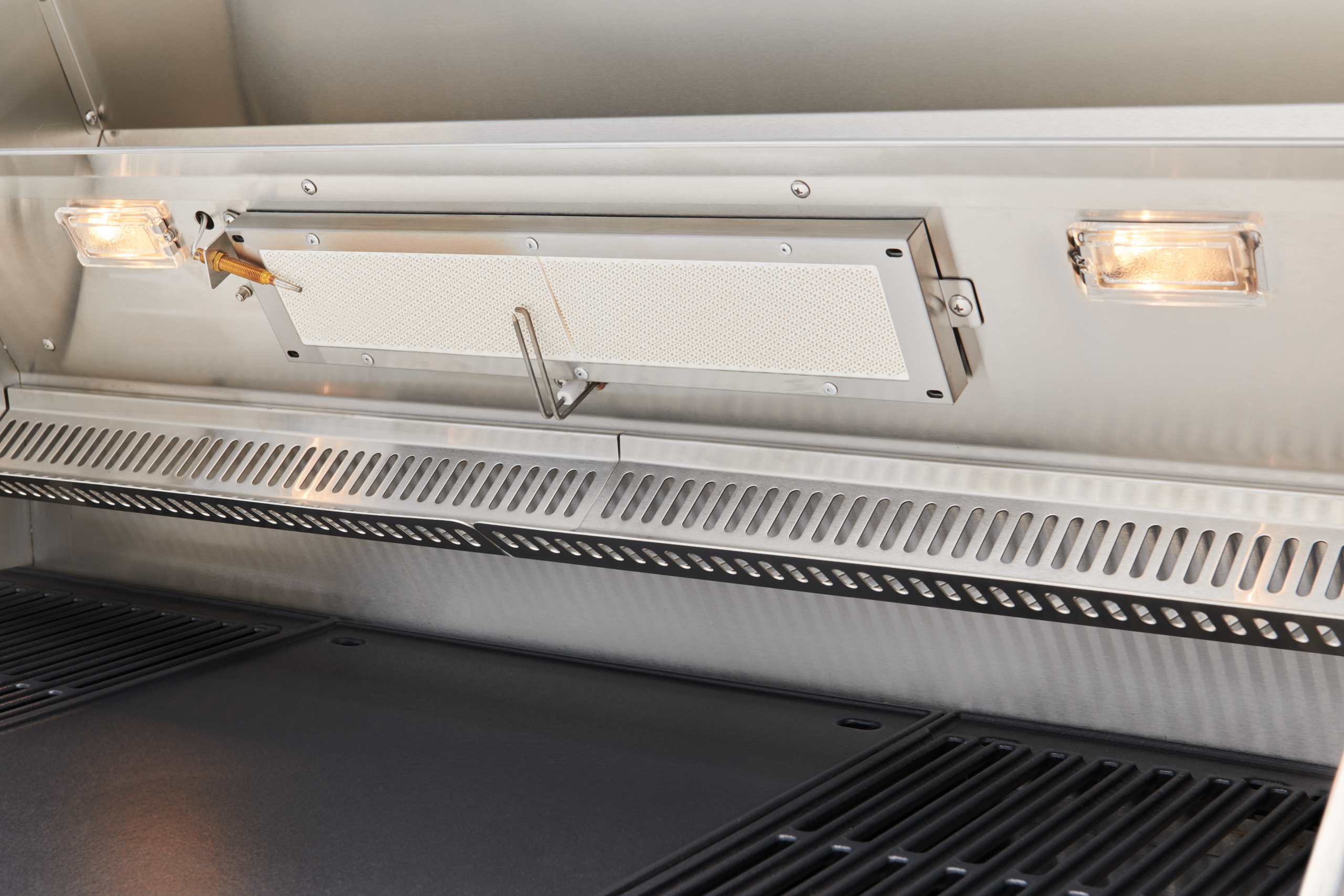 7000 Series Premium 5 Burner Built-In BBQ - Image 5