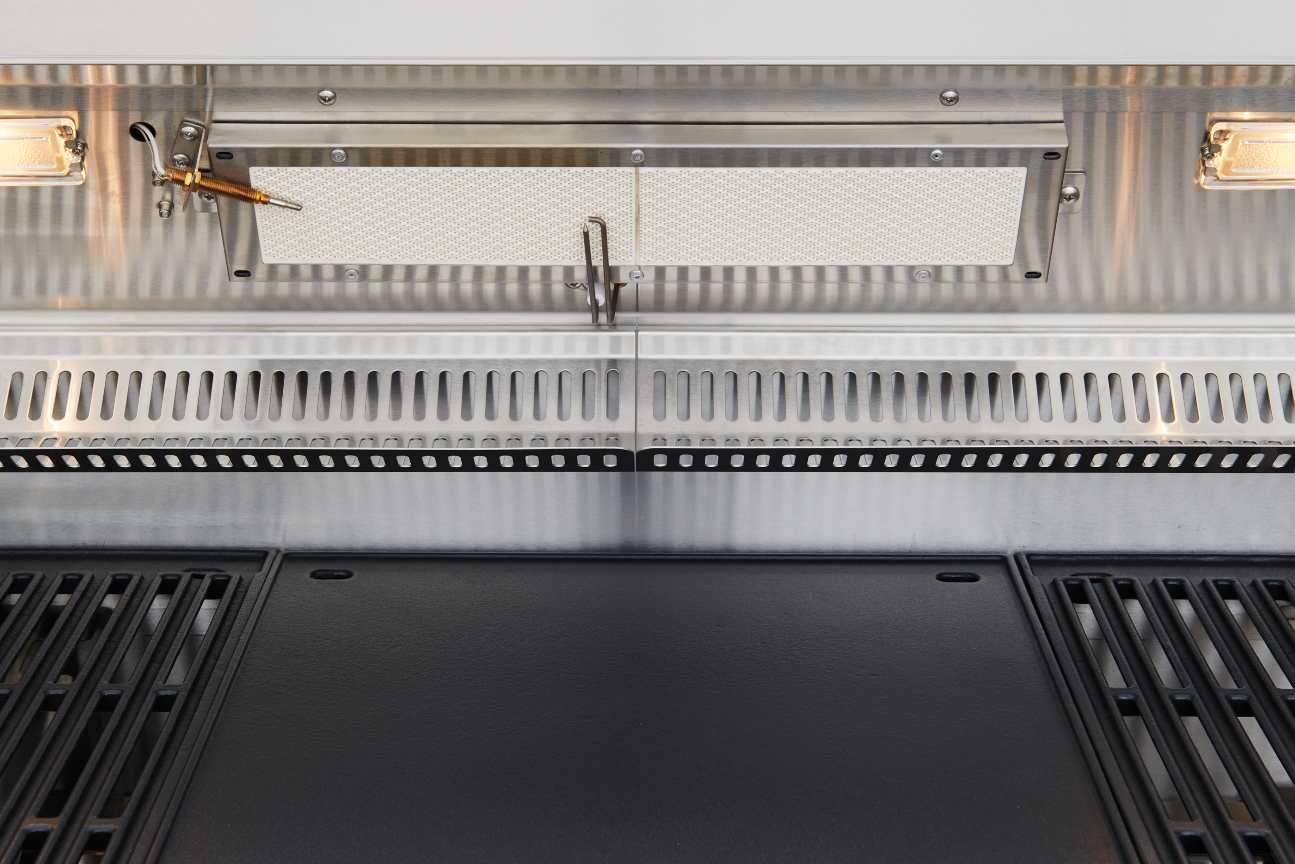 7000 Series Premium 5 Burner Built-In BBQ - Image 6