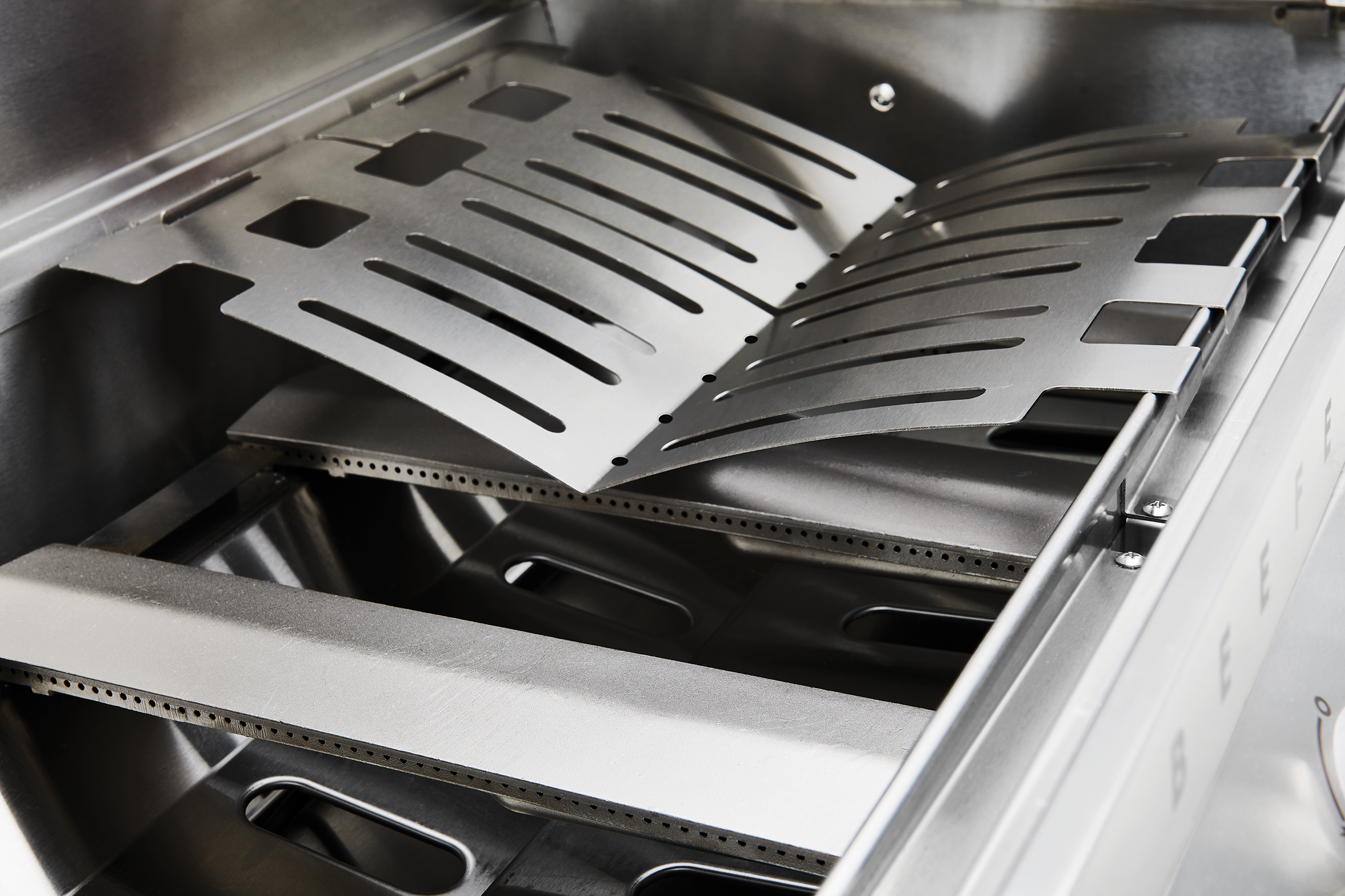 7000 Series Premium 5 Burner Built-In BBQ - Image 7