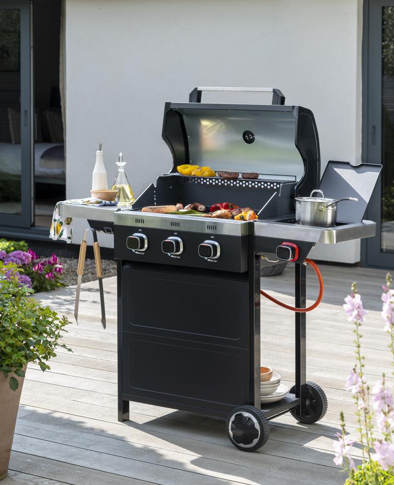Norfolk Grills Vista 3-Burner with Side Burner Grill & Bundle